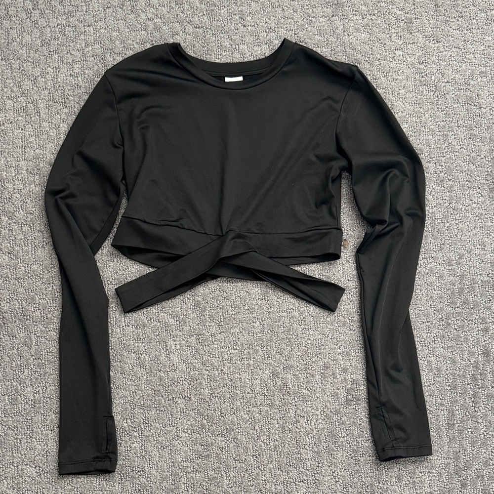 Elegant Black Cropped Workout Top